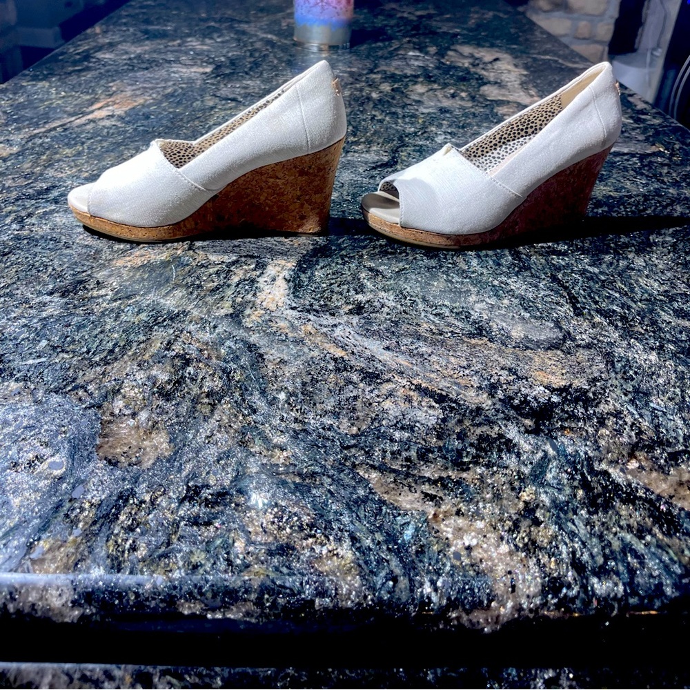 Toms Michelle wedge heels white size 6